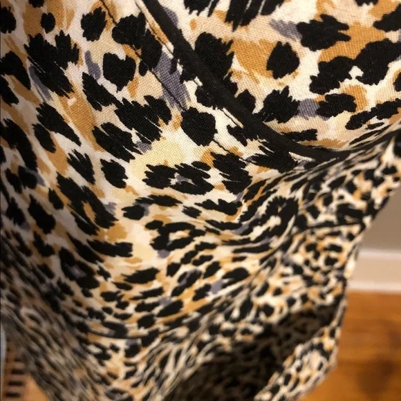 Scrub Star leopard top - Picture 4 of 7